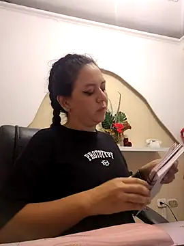 Snapshot of Abbyjoness21 chatting on November 8, 2025, 10:30 pm Abbyjoness21 online show from November 8, 2025, 10:30 pm