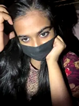 umairahaasan 1 online show from November 27, 2025, 9:44 am