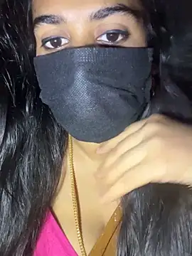 umairahaasan 1 online show from March 12, 2026, 5:41 pm