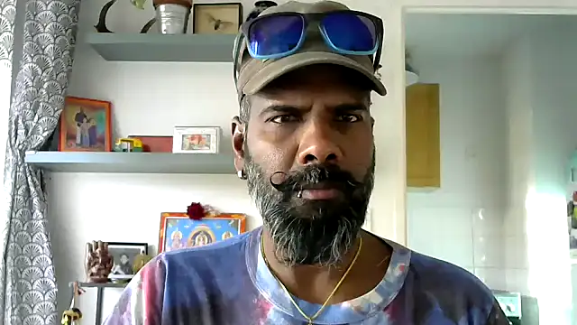 frenchblackc31 online show from November 16, 2025, 3:06 pm