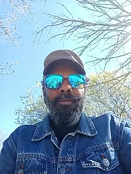 frenchblackc31 online show from April 7, 2026, 10:26 am