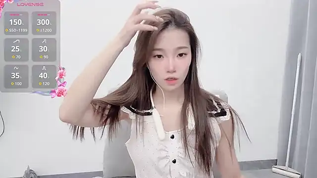 Snapshot of yuyu_77 chatting on September 28, 2025, 4:34 pm yuyu 77 online show from September 28, 2025, 4:34 pm