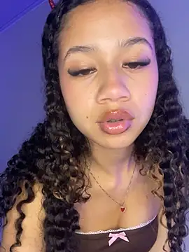 Snapshot of jadee8 chatting on October 5, 2025, 1:37 am jadee8 online show from October 5, 2025, 1:37 am