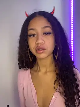 Snapshot of jadee8 chatting on October 29, 2025, 7:48 pm jadee8 online show from October 29, 2025, 7:48 pm