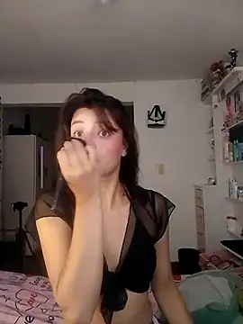 Snapshot of Emmantho chatting on October 11, 2025, 4:38 pm Emmantho online show from October 11, 2025, 4:38 pm