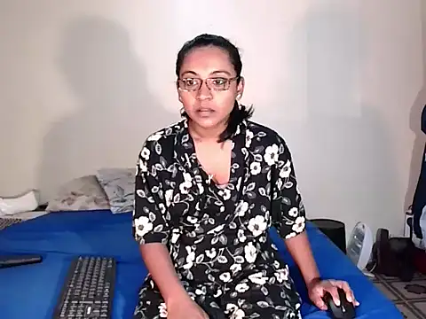 indiansweetflava online show from October 10, 2025, 4:22 am