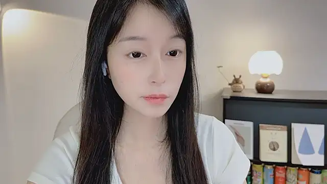 Snapshot of Onechestnut chatting on April 15, 2026, 5:03 am Onechestnut online show from April 15, 2026, 5:03 am