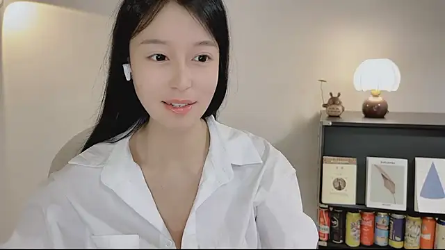 Snapshot of Onechestnut chatting on April 23, 2026, 5:19 am Onechestnut online show from April 23, 2026, 5:19 am