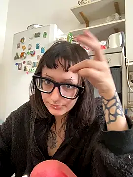 Snapshot of severingratty chatting on November 18, 2025, 9:36 am severingratty online show from November 18, 2025, 9:36 am