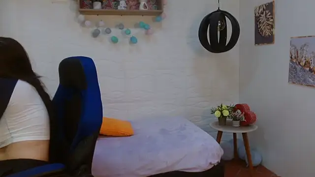 Snapshot of tulunaroja chatting on October 14, 2025, 8:53 pm tulunaroja online show from October 14, 2025, 8:53 pm