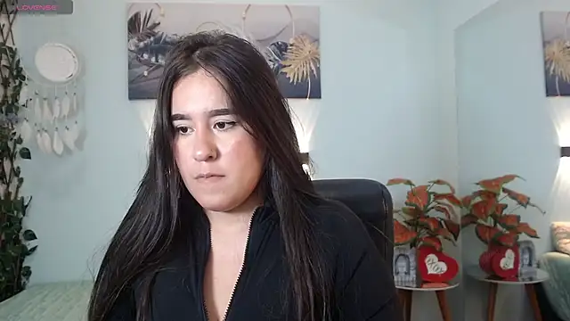 Snapshot of tulunaroja chatting on November 5, 2025, 7:36 pm tulunaroja online show from November 5, 2025, 7:36 pm