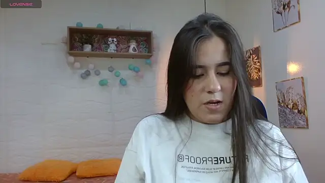 Snapshot of tulunaroja chatting on November 7, 2025, 7:25 pm tulunaroja online show from November 7, 2025, 7:25 pm