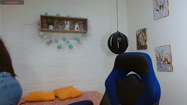 Snapshot of tulunaroja chatting on November 11, 2025, 7:25 pm tulunaroja online show from November 11, 2025, 7:25 pm