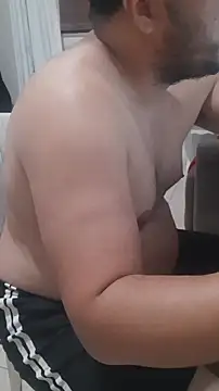 Snapshot of Urso_Nerd chatting on October 29, 2025, 4:20 pm Urso Nerd online show from October 29, 2025, 4:20 pm