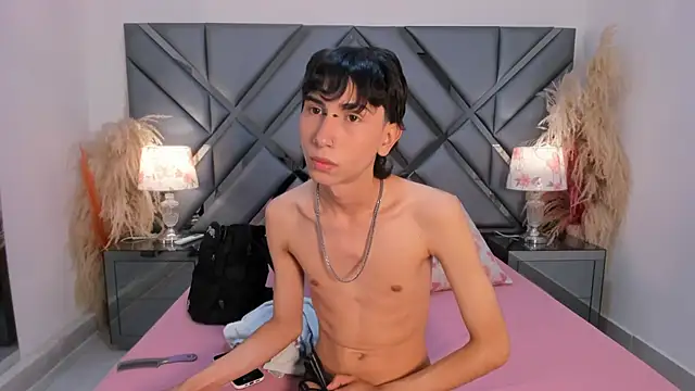 Snapshot of Milan_LewisS chatting on October 14, 2025, 12:17 pm Milan LewisS online show from October 14, 2025, 12:17 pm