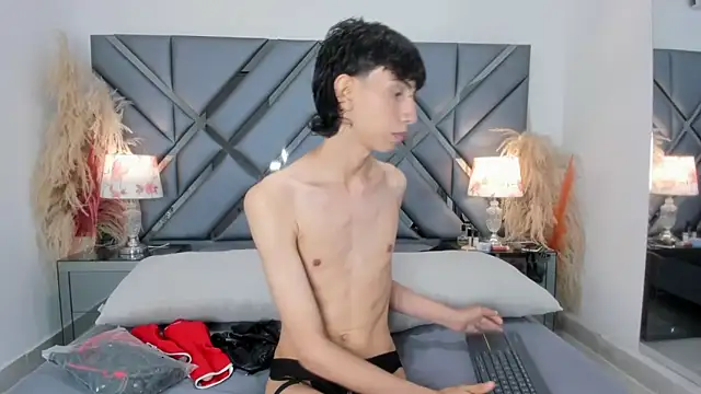 Snapshot of Milan_LewisS chatting on October 15, 2025, 12:38 pm Milan LewisS online show from October 15, 2025, 12:38 pm