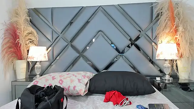 Snapshot of Milan_LewisS chatting on November 18, 2025, 12:31 pm Milan LewisS online show from November 18, 2025, 12:31 pm