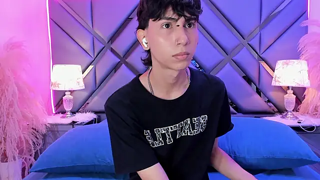 Snapshot of Milan_LewisS chatting on February 10, 2026, 11:58 am Milan LewisS online show from February 10, 2026, 11:58 am