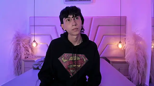 Snapshot of Milan_LewisS chatting on February 17, 2026, 4:57 pm Milan LewisS online show from February 17, 2026, 4:57 pm