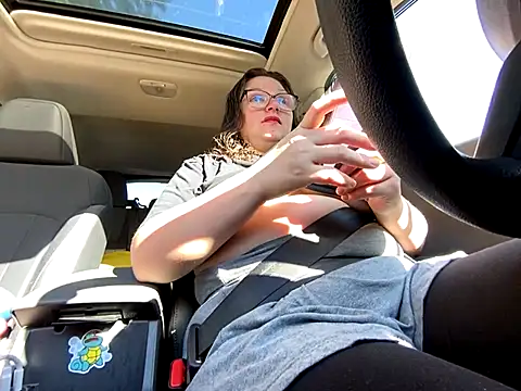 Snapshot of GirlSquirt chatting on October 3, 2025, 2:03 pm GirlSquirt online show from October 3, 2025, 2:03 pm