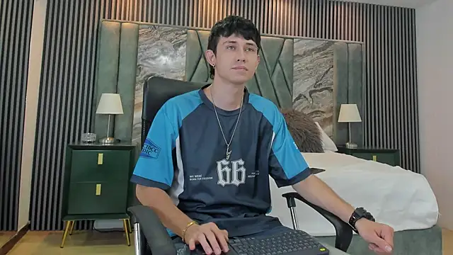 Michael blue online show from September 23, 2025, 7:50 pm