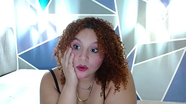 Snapshot of Yera_carey chatting on October 6, 2025, 11:35 pm Yera carey online show from October 6, 2025, 11:35 pm