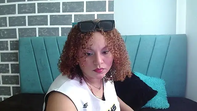 Snapshot of Yera_carey chatting on October 15, 2025, 5:35 pm Yera carey online show from October 15, 2025, 5:35 pm