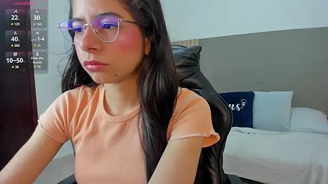 Snapshot of carlina_15 chatting on February 27, 2026, 12:27 pm carlina 15 online show from February 27, 2026, 12:27 pm