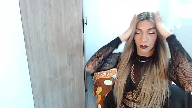 Snapshot of couple_vzl chatting on October 11, 2025, 4:55 am couple vzl online show from October 11, 2025, 4:55 am