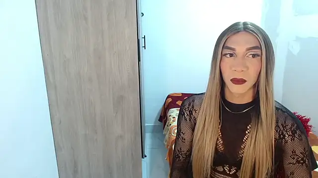 Snapshot of couple_vzl chatting on October 25, 2025, 4:31 am couple vzl online show from October 25, 2025, 4:31 am