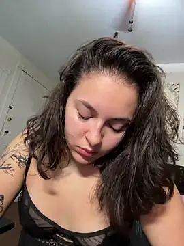 babykalirose online show from May 20, 2026, 6:19 am