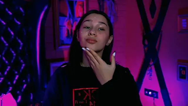 Snapshot of KimClarks_ chatting on October 14, 2025, 1:23 pm KimClarks online show from October 14, 2025, 1:23 pm