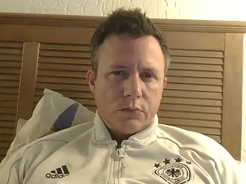 Snapshot of TroyDieselXXX chatting on June 4, 2026, 6:58 pm TroyDieselXXX online show from June 4, 2026, 6:58 pm