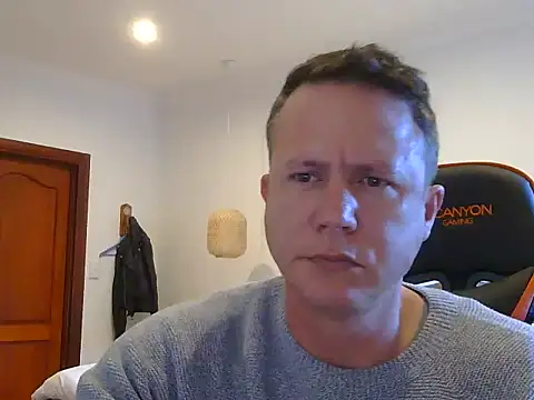 Snapshot of TroyDieselXXX chatting on July 16, 2026, 5:35 am TroyDieselXXX online show from July 16, 2026, 5:35 am