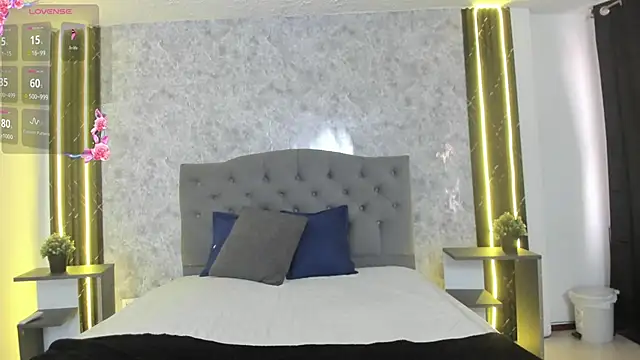 GiannaSlimJB online show from February 25, 2026, 7:56 pm