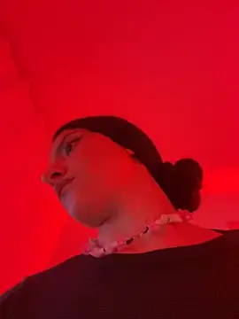 Scaarlettfox online show from February 13, 2026, 5:53 pm