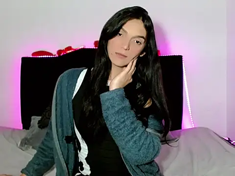 Snapshot of x_isabella_x chatting on November 15, 2025, 6:44 am x isabella x online show from November 15, 2025, 6:44 am