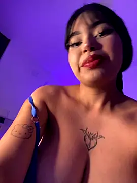 Snapshot of lucialauper_ chatting on October 19, 2025, 2:01 am lucialauper online show from October 19, 2025, 2:01 am