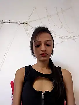 Your-Kitkat online show from November 12, 2025, 6:03 am