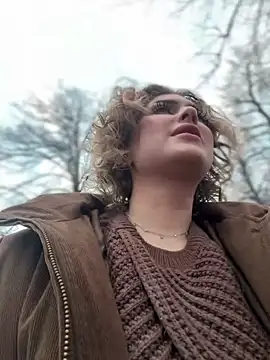 KellyKeler online show from December 19, 2025, 1:18 pm