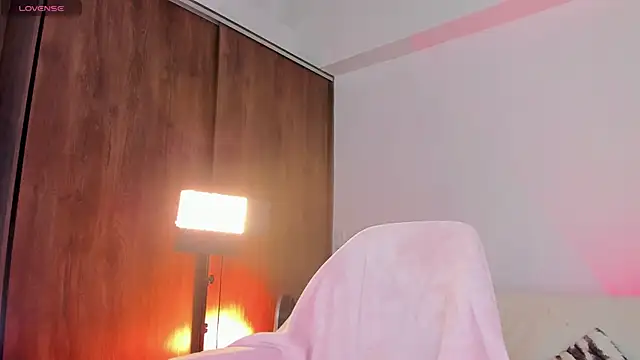 Snapshot of Samantha_Magic chatting on October 3, 2025, 1:35 am Samantha Magic online show from October 3, 2025, 1:35 am