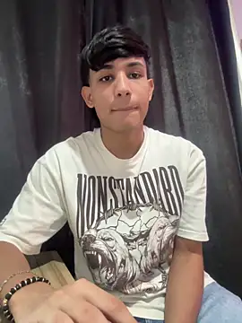 Snapshot of cody_fox10 chatting on December 15, 2025, 7:07 pm cody fox10 online show from December 15, 2025, 7:07 pm