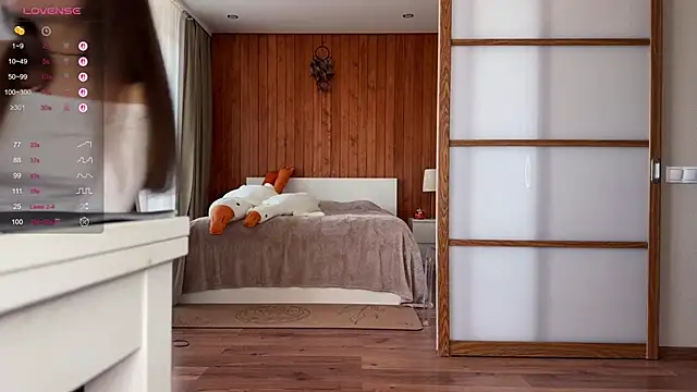 PlumyBun online show from September 17, 2025, 4:25 am