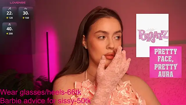 Snapshot of EmiliyaRoude chatting on November 8, 2025, 1:11 pm EmiliyaRoude online show from November 8, 2025, 1:11 pm