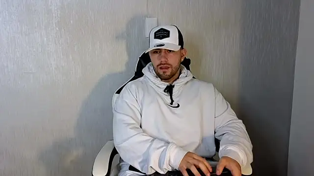 Snapshot of Ades_Lowe chatting on September 24, 2025, 11:57 am Ades Lowe online show from September 24, 2025, 11:57 am