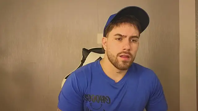 Snapshot of Ades_Lowe chatting on November 12, 2025, 12:05 pm Ades Lowe online show from November 12, 2025, 12:05 pm