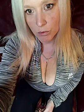 Snapshot of Bouncy-Bella28X chatting on February 20, 2026, 3:23 pm Bouncy-Bella28X online show from February 20, 2026, 3:23 pm