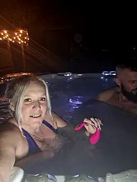 Snapshot of Bouncy-Bella28X chatting on March 27, 2026, 8:19 pm Bouncy-Bella28X online show from March 27, 2026, 8:19 pm