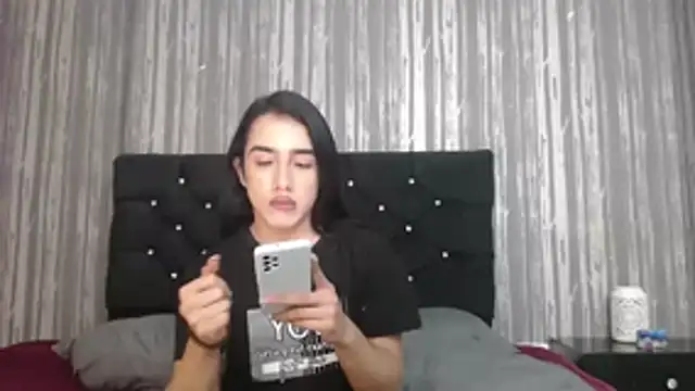 Snapshot of Alicee_Moonn chatting on July 15, 2026, 9:42 pm Alicee Moonn online show from July 15, 2026, 9:42 pm