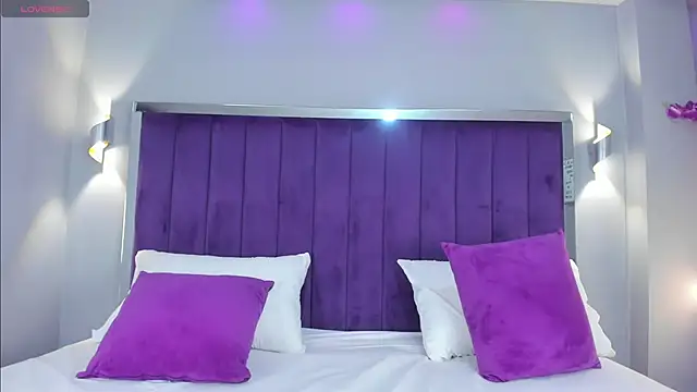 QetziaStoun online show from October 18, 2025, 5:25 pm